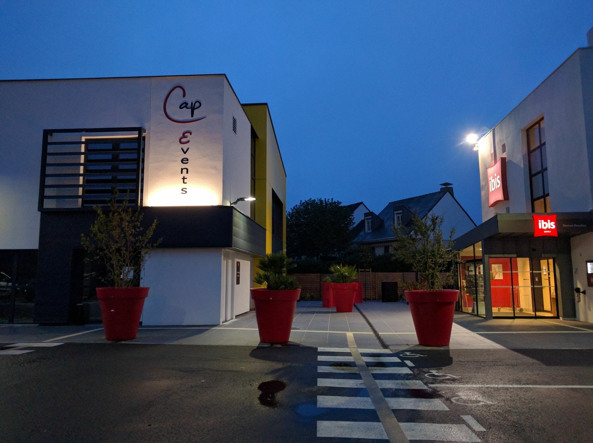Hotel ibis Rennes Beaulieu Cesson-Sévigné Exterior foto